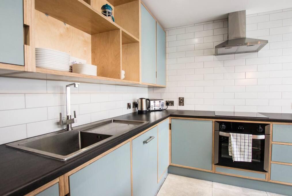 Modern City Centre Rooms Дублин Экстерьер фото